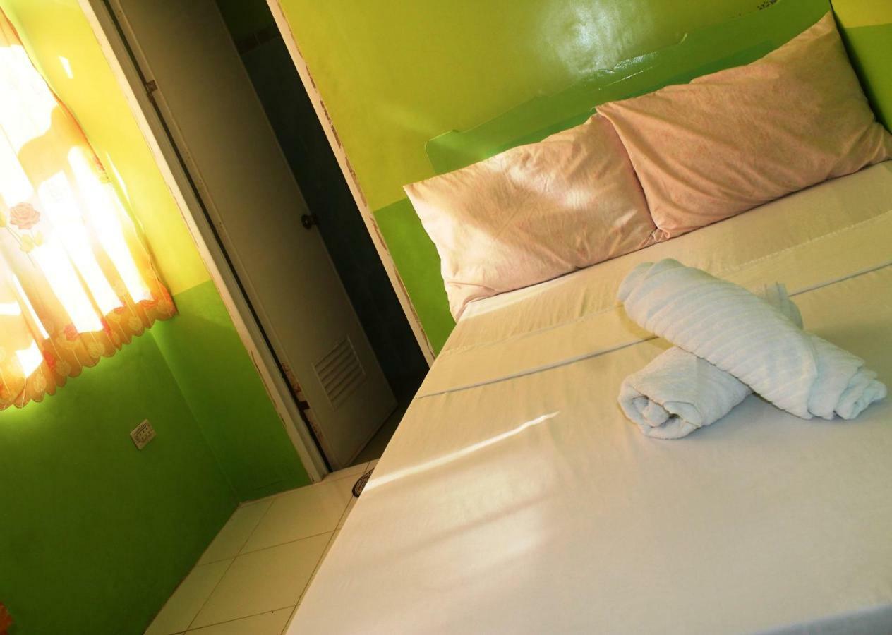 Austria'S Guest House El Nido Exterior photo